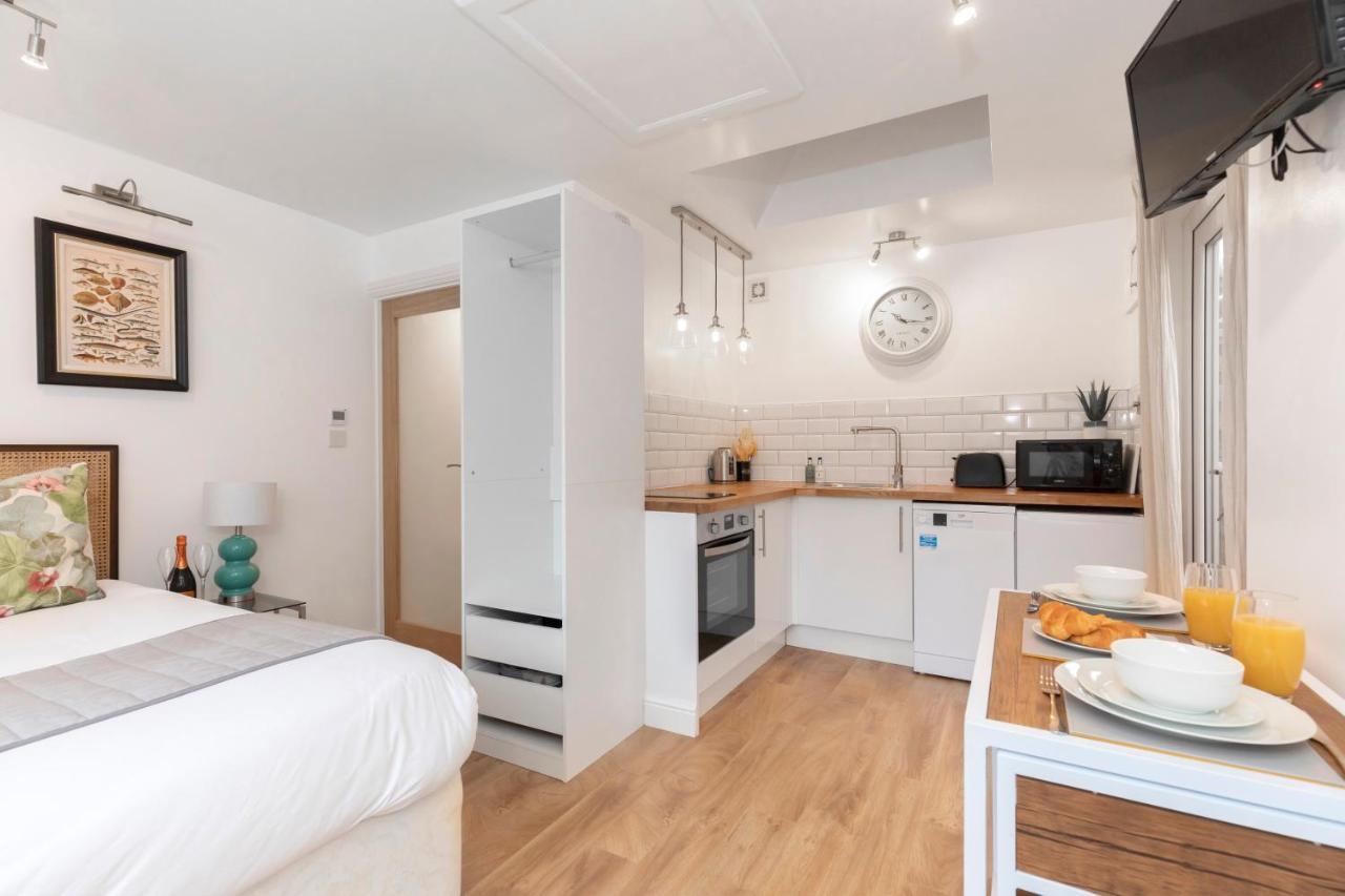 Modern Self Contained Studio Home Cheltenham Exterior foto